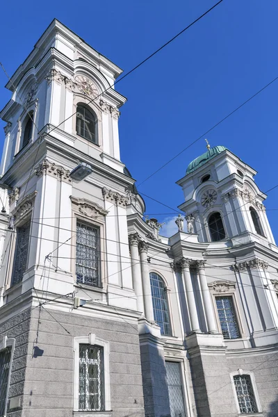 Facciata della Chiesa della Santissima Trinità a Salisburgo, Austria — Foto Stock