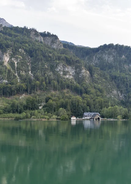 Alp Gölü Mondsee sonbahar manzara, Avusturya — Stok fotoğraf