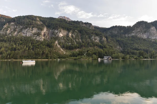 Lago alpino Mondsee otoño puesta del sol paisaje, Austria —  Fotos de Stock