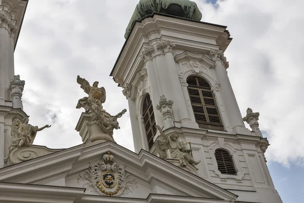 Церковь Мариахильферкирхе в Граце, Австрия — стоковое фото