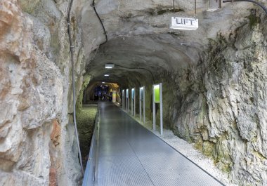 Asansör altında Schlossberg Graz, Avusturya için tünel.
