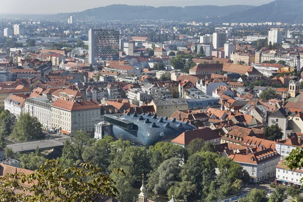 Graz centrum herfst luchtfoto stadsgezicht, Oostenrijk. — Stockfoto