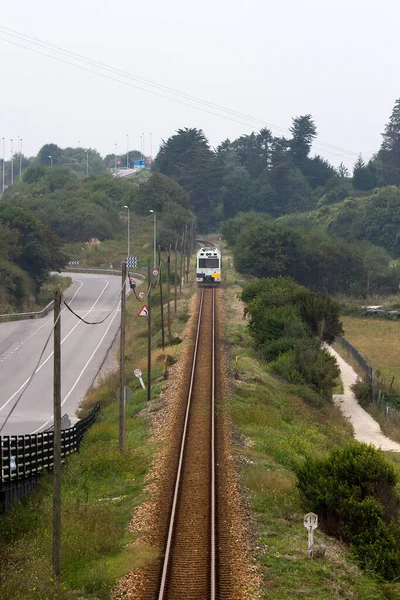 Ferroviária Paralelo Através Uma Estrada Terra Uma Estrada Fundo Resumo — Fotografia de Stock