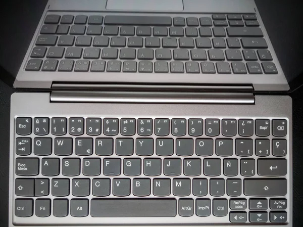 Комп Ютер Ноутбука Вимкнений Відображаючи Клавіатуру Екрані — стокове фото