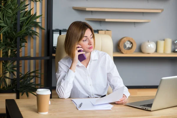 Young Attractive Business Woman Talking Mobile Phone Holding White Paper — Stock Photo, Image