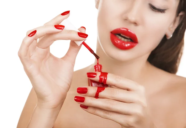 Mooie Sexy Kaukasische jong meisje met rode lippenstift maken van man — Stockfoto