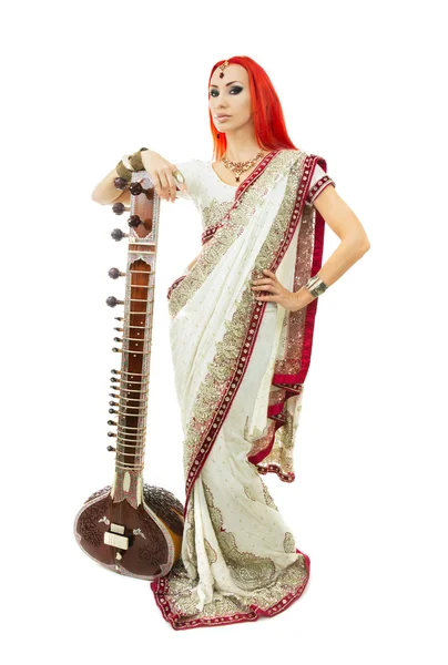 Beautiful Redhead Woman in Indian Sari with Oriental Jewelry Pos — Stockfoto