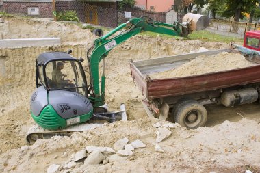 Heviz, Macaristan - Ağustos, 2013: Buldozer, Gro kazı Ekskavatör
