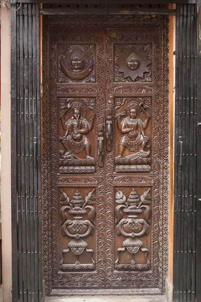 Beautiful old Wooden Door in KATHMANDU, NEPAL — Stock Photo, Image