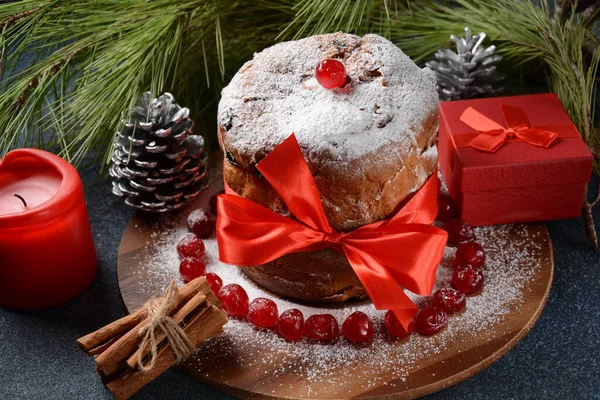 Weihnachten Und Neujahr Panettone Italienischer Weihnachtskuchen — Stockfoto