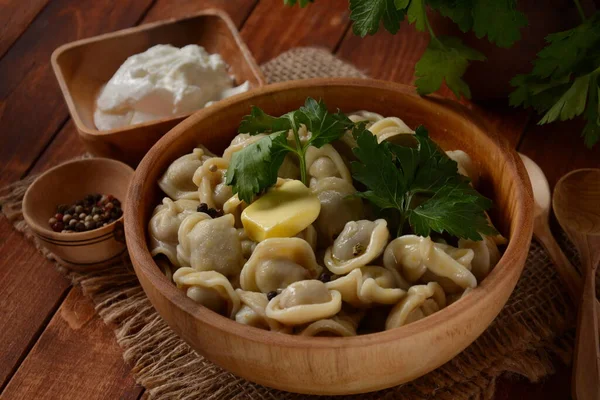 Homemade Meat Dumplings Served Sour Cream Fresh Parsley Plate Traditional — Stock Photo, Image