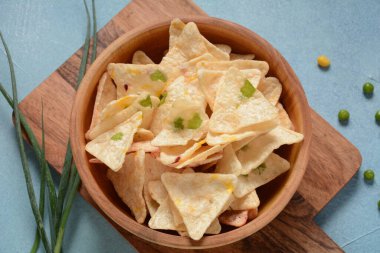 Farklı aromalı fasulye ve pirinçten yapılmış cipsler. Sağlıklı Glüten Kasede bedava pirinç cipsi