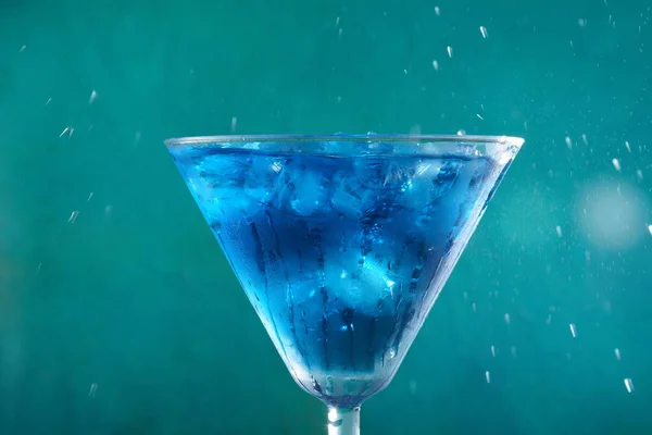 Coquetel Lagoa Azul Com Licor Curaçao Azul Vodka Suco Limão — Fotografia de Stock