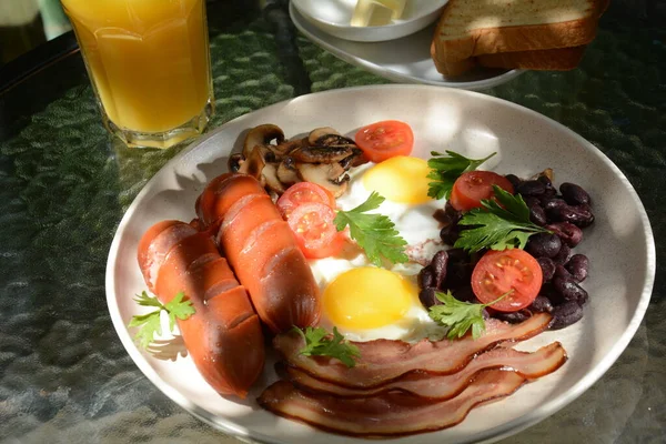 传统的全英式早餐 有培根 — 图库照片