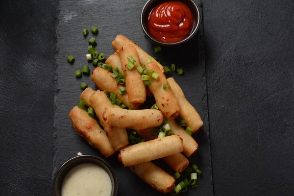 Rollos Forma Cigarro Turco Frito Profundo Rollo Primavera Sigara Borek — Foto de Stock