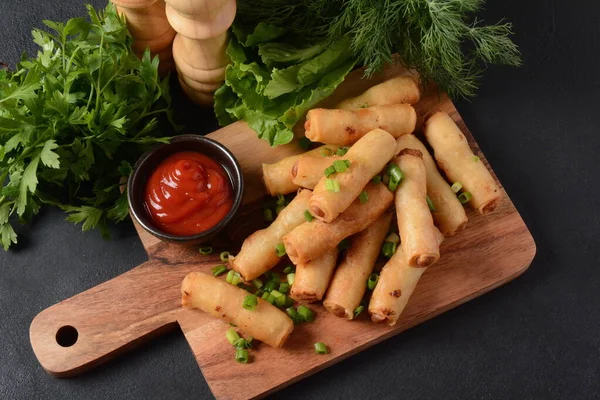 Deep Fried Turkish Cigar Shaped Rolls Vårrull Sigara Borek Israelsk – stockfoto