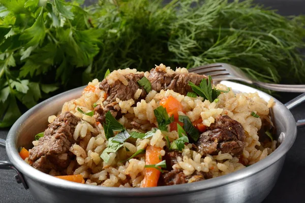 Carne Vaca Frita Cozida Com Arroz Cozinha Uzbeque Pilaf Plov — Fotografia de Stock