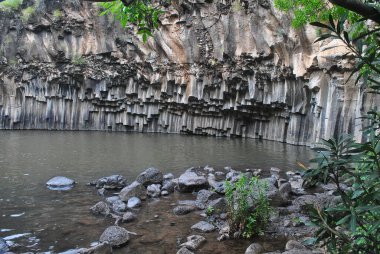 Altıgen Havuzu, İsrail 'in orta kesimindeki Meshushim Reserve' de bulunan doğal bir havuzdur. Havuz adını duvarlarını oluşturan altıgen bazalt sütunların şeklinden alır.