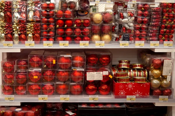 Vendendo Lembranças Natal Decorações Vários Fabricantes Mercado Natal Minsk Bielorrússia — Fotografia de Stock