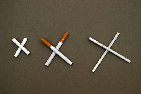 5月31日世界无烟日 禁烟标志 香烟交叉切碎 — 图库照片