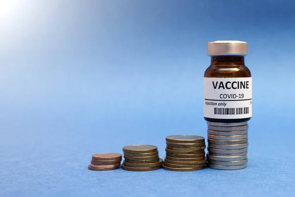 Custo Vacina Contra Coronavírus Ampola Vacina Dinheiro Luta Contra Covid — Fotografia de Stock