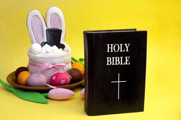 Easter Painted Eggs Cake Colorful Tulips Holy Bible First Line — Stock Photo, Image