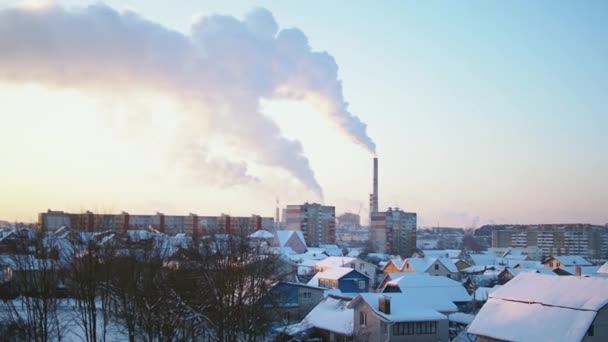 Ipari Zóna Három Cső Vastag Fehér Füst Öntik Gyár Naplemente — Stock videók