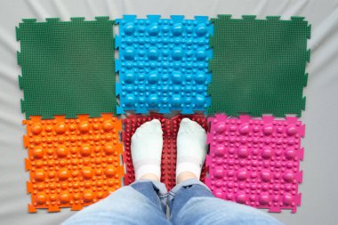 Duyusal entegrasyon bozukluğu için ayak egzersizi. Duyusal işleme bozukluğu. Duyusal bozuklukların rehabilitasyonu 