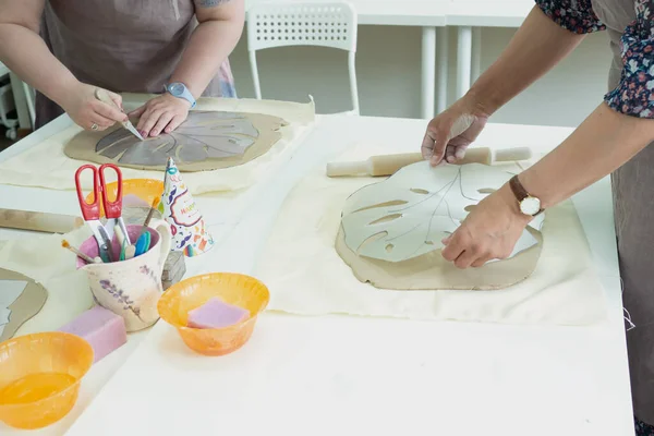 Female Ceramist Rolls Clay Using Wooden Rolling Pin Ceramic Studio — Stock Photo, Image
