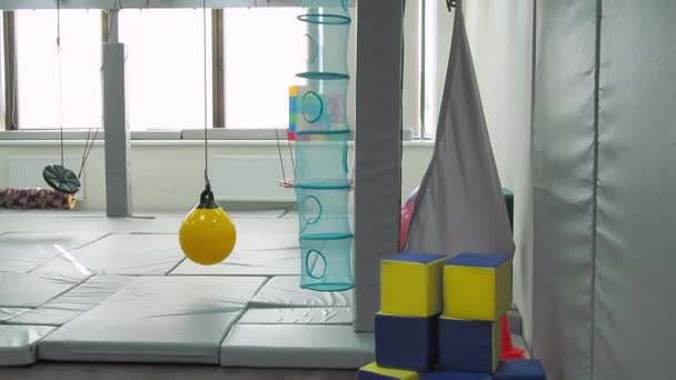 子供のためのセンターの感覚統合室 — ストック動画