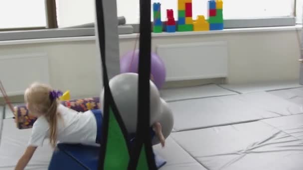 Sala Integración Sensorial Centro Para Niños Gimnasio Para Gimnasia Rehabilitación — Vídeo de stock