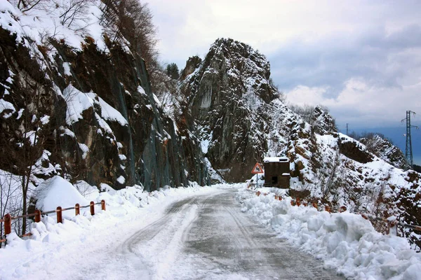 Snowy Mountain Road White Apuan Alps Winter Day Tuscany Landscape — Stock Photo, Image