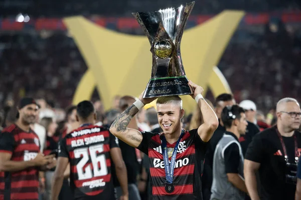 Rio de Janeiro (RJ) - 3 Aralık 2025: FLAMENGO X CEARA - Flamengo x Ceara, Maracana Stadyumu. Flamengo Brezilya Şampiyonu 2025.              