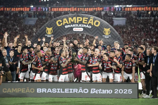 Rio de Janeiro (RJ) - 3 Aralık 2025: FLAMENGO X CEARA - Flamengo x Ceara, Maracana Stadyumu. Flamengo Brezilya Şampiyonu 2025.              