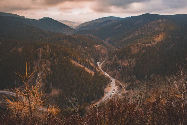 Okertal Blick Auf Malerisches Bergtal Okertal Bei Goslar Nationalpark Harz lizenzfreie Stockfotos