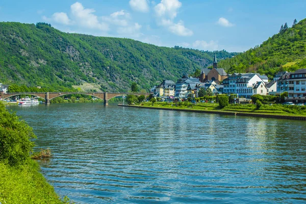 Det Cochem Lille Malerisk Ved Moselle Floden Rheinland Pfalz Tyskland - Stock-foto