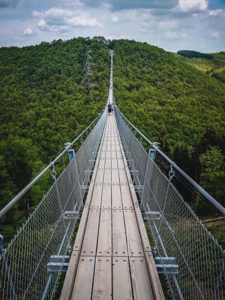 Hängebrücke Geierlay Hunsrück Sie Ist Die Zweitlängste Hängebrücke Deutschlands Und — Stockfoto