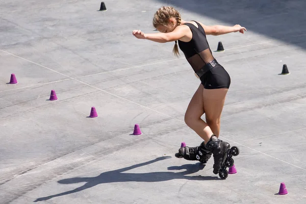 Kazan, Rusya - 11 Temmuz 2021: Kazan, Rusya 'daki Uram Parkı' nda paten yarışması