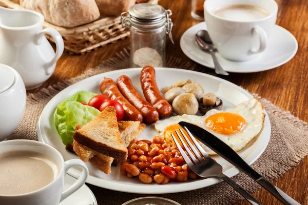 Englisches Frühstück mit Wurst — Stockfoto