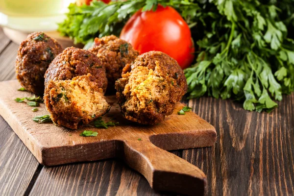 Palline di falafel di ceci con verdure — Foto Stock