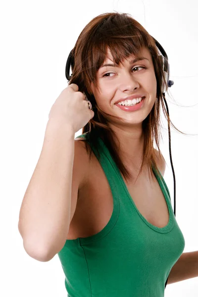 Belleza mujer escuchando música — Foto de Stock