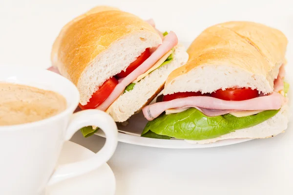 Sanduíche de panini com presunto, queijo e tomate — Fotografia de Stock