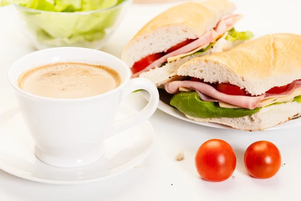 Sanduíche de panini com presunto, queijo e tomate — Fotografia de Stock
