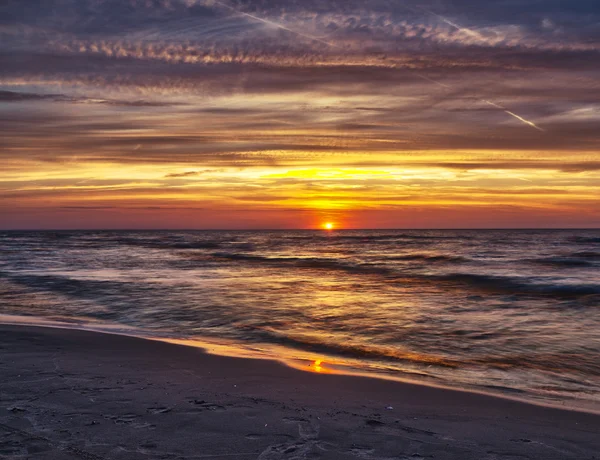 Solnedgång över havet — Stockfoto