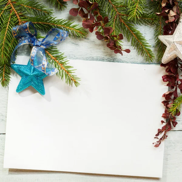 Cartão de Natal com decoração com espaço de cópia — Fotografia de Stock