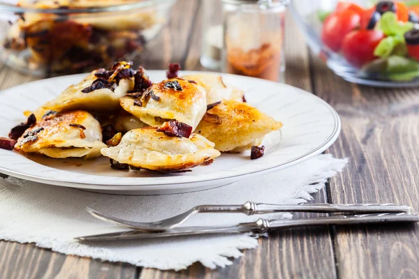 Fried dumplings with meat — Stock Photo, Image