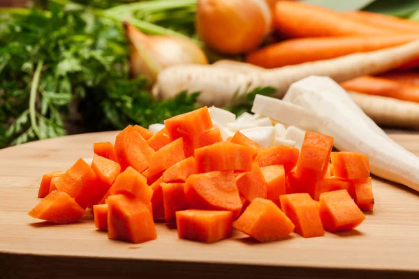 Chopped vegetables on a cutting board — Stock Photo, Image
