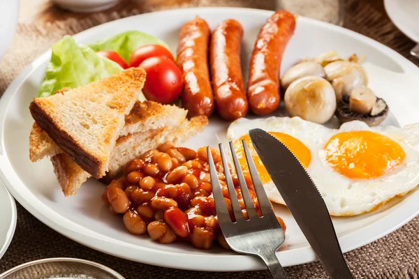 Pequeno-almoço inglês com salsicha — Fotografia de Stock