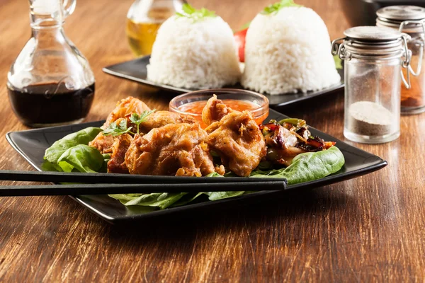 Trozos de pollo frito en masa — Foto de Stock