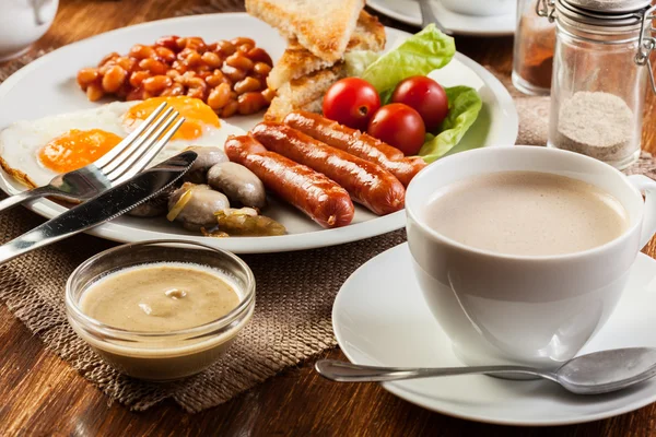 Englisches Frühstück mit Wurst — Stockfoto